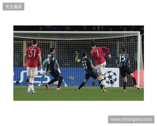 记者:因下赛季很大概率有欧冠踢,曼联想B费再至少留队1年